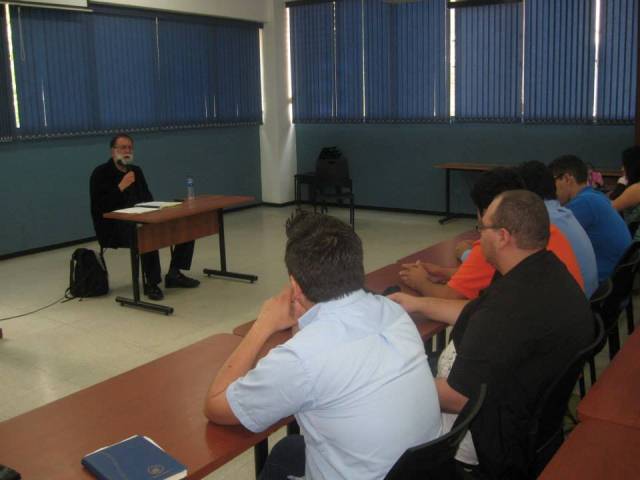 Conferencia en UEES